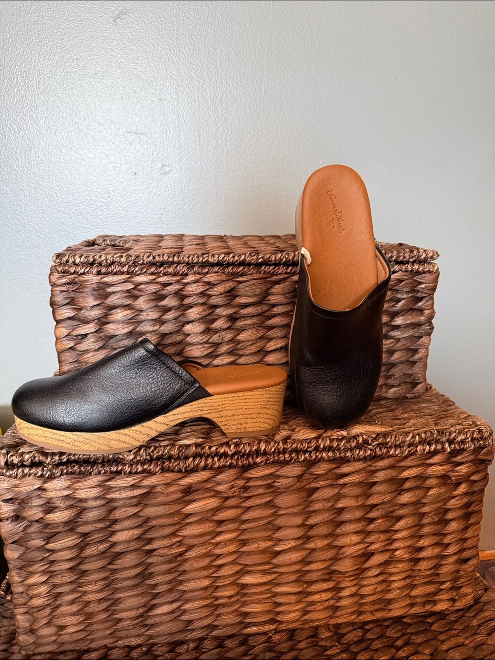 Universal Thread Black Leather Mule Clogs with Wood-Effect Heel